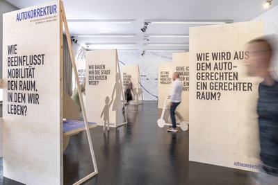Ausstellungsansicht Autokorrektur