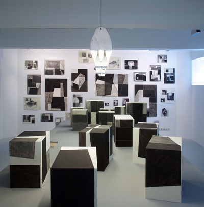 Blick in die Ausstellung "Arthur Salner: Raumbilderwelten" im aut
