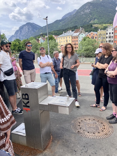 Stadtspaziergang "Abfalleimer, Stromkasten, Gullydeckel" – © aut