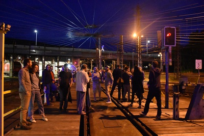 Nächtliche Fahrt auf der  Drehscheibe
