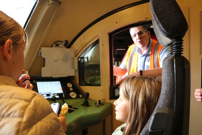 "Ich seh', ich seh', was du nicht siehst!" Eine Stadtteilführung von Kindern für Kinder – In der Lokomotive