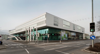 Anerkennung des Landes Tirol für Neues Bauen 2012: BRG in der AU / Einkaufszentrum West, Innsbruck, 2007 – 2011 (Architektur: reitter_architekten und Eck & Reiter)