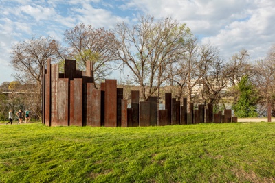 Toilettenanlage im Park / Trail Restroom, Miró Rivera Architects