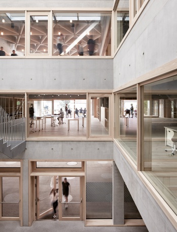 Schule Schendlingen, Bregenz Bauherrschaft: Landeshauptstadt Bregenz Architektur: Arbeitsgemeinschaft Matthias Bär ZT GmbH, Dornbirn (Entwurf), Bernd Riegger ZT GmbH, Dornbirn und Querformat ZT GmbH, Dornbirn Fertigstellung: 2017 – © Foto: Adolf Bereuter Schule Schendlingen, Bregenz Bauherrschaft: Landeshauptstadt Bregenz Architektur: Arbeitsgemeinschaft Matthias Bär ZT GmbH, Dornbirn (Entwurf), Bernd Riegger ZT GmbH, Dornbirn und Querformat ZT GmbH, Dornbirn Fertigstellung: 2017