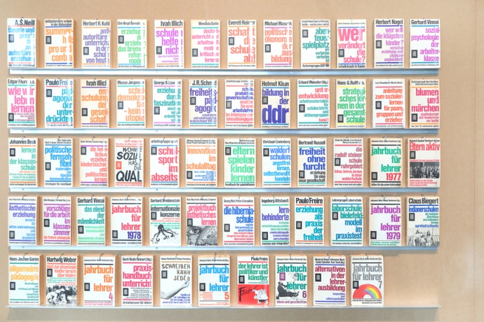 Ausstellungsansicht im HKW Berlin – © Foto: Silke Briel, HKW Ausstellungsansicht im HKW Berlin