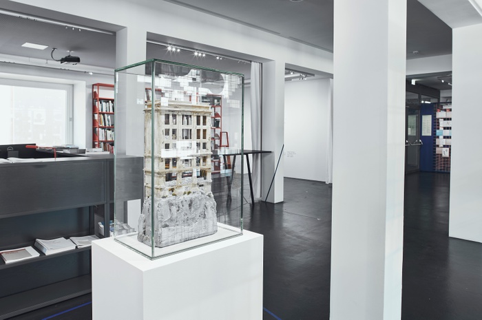 Kunst in der Lesezone im vai | Judith Saupper: o.T. (Gute Alte Zeit II)