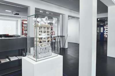 Kunst in der Lesezone im vai | Judith Saupper: o.T. (Gute Alte Zeit II)