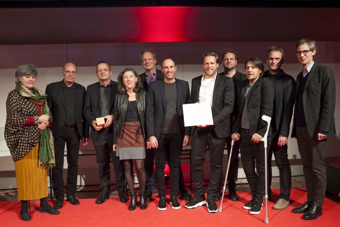 Preisträger Schule Schendlingen | Bauherrschaft: Landeshauptstadt Bregenz, Abt. Planung und Bau
Architektur: Architektur: studio bär, Bregenz; bernd riegger architekten, Dornbirn; Querformat, Dornbirn | Tragwerksplanung: Manfred Plankel, Bregenz
im Bild mit der Jury