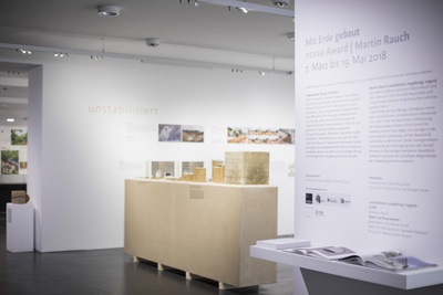 Ausstellung "Mit Erde gebaut" im vai