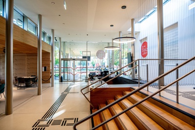 Innenansicht Salon Stolz, Architektursalon und su.n - spaceunit.net – © Roland Renner Innenansicht Salon Stolz, Architektursalon und su.n - spaceunit.net