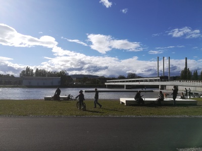 Am neuen Strand am Grünanger in Liebenau plant orizzontale (Rom) das Projekt „FLUSSFLUSS – Castaway on the Mur“.