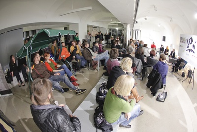 Roundtable II zu Shared Space, 13.04.2010: Kunst als Strategie im öffentlichen Raum – eine mögliche Methode der Urban Regeneration