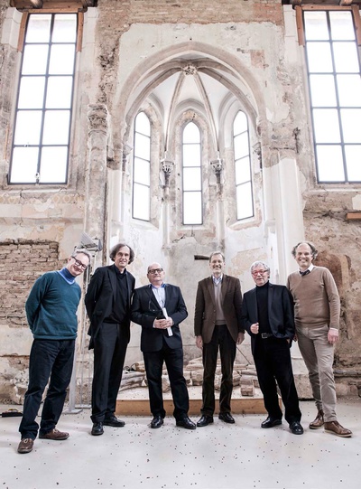 v.l.: C. Tinzl, E. Beneder, F. Sam, H. Fuchsberger,
R. Zeitlhuber, G. Eßer – © Rita Newman v.l.: C. Tinzl, E. Beneder, F. Sam, H. Fuchsberger,
R. Zeitlhuber, G. Eßer