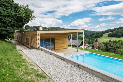 Veronika Vogelauer: Haus am Hang