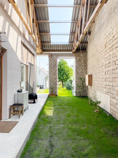 Architektur Raumburgenland. AT-Programmfokus im Burgenland: die Erhaltung historischer Bausubstanz und die Wiederverwendung von Bauteilen – gezeigt wird u.a. konkret das Potenzial bei der Sanierung von Streckhöfen (Bild).