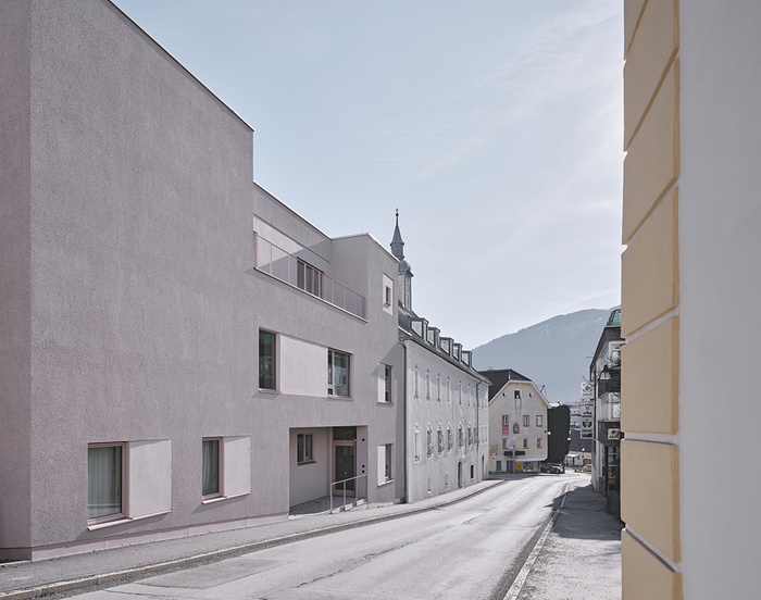 Auszeichnung des Landes Tirol für Neues Bauen 2024: ZEIT DES ERWACHENS – Klösterle, Revitalisierung, Imst, 2015 – 2024 (Architektur: STUDIO LOIS)