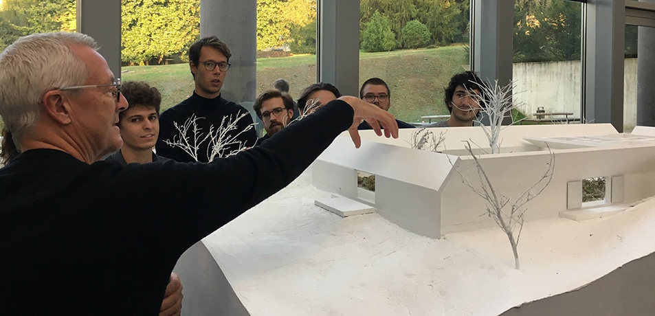 Valerio Olgiati bei der Villa Alem, 2018