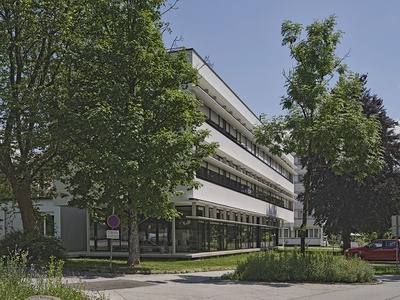 Erweiterung der TFBS für Fotografie, Optik und Hörakustik, Hall in Tirol