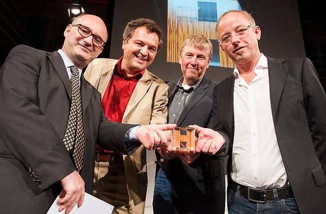 Kleine Zeitung_20.10.2013_Aus richtigem Holz geschnitzt