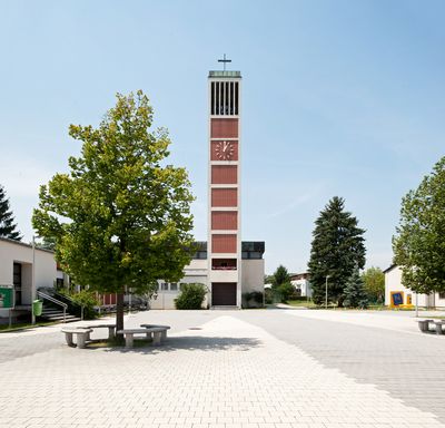 Pfarrkirche - Spillern, Arch. Otto Nobis, 1965