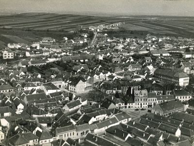 Luftaufnahme von Mattersburg, ca. 1935 . Quelle: Historische Ansichtskarte, Archiv Johann Gallis