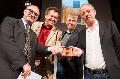 Kleine Zeitung_20.10.2013_Aus richtigem Holz geschnitzt