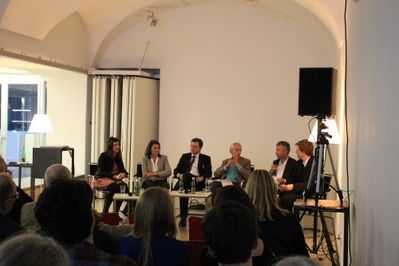 TOUCH DOWN: Wie Flughäfen unsere Städte prägen, 04.03.2016