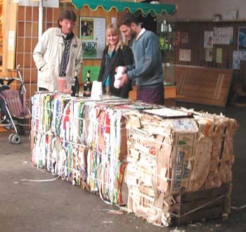 Marktplatz Architektur mit Recyclingbar