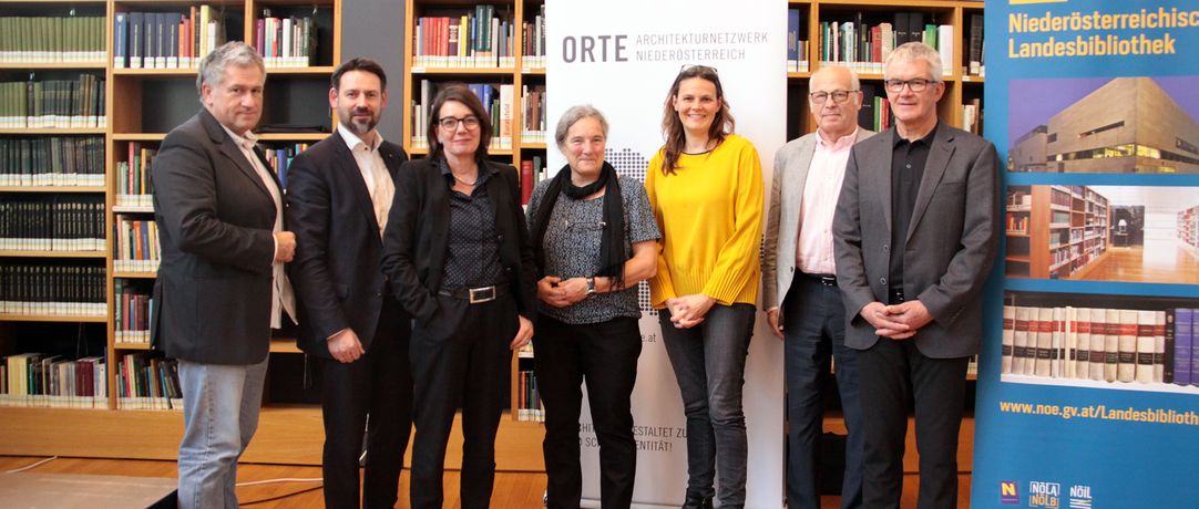 v.l.n.r.: Reinhard Seiß, Friedrich Ofenauer, Brigitta Schmidt-Lauber, Barbara Buser, Miriam Pflüger, Hans Kordina, Arnold Hirschbühl