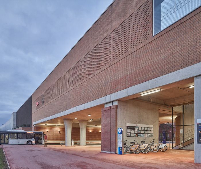 Bahnhof Hennersdorf, Architektur: Ostertag Architects
