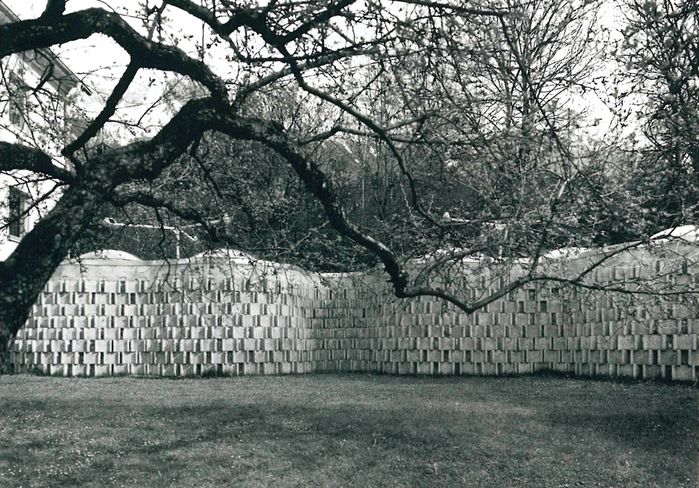 Grottenbad Flora, Ansicht