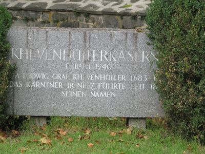 Musterbauten, Bombenschäden, Denkmäler – Geführte Radtour in Klagenfurt