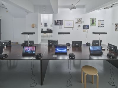 Blick in die Ausstellung "Die Körper und der Raum" im aut