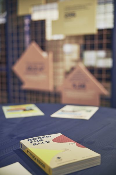 Publikation "Boden für Alle" des Az W Architekturzentrum Wien