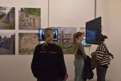 Ausstellungseröffnung "Steine zwischen den Fronten"