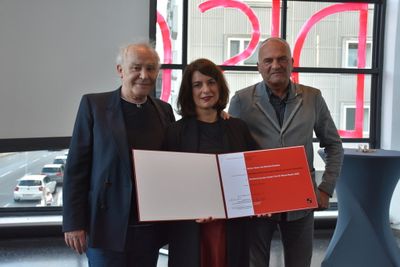 Anerkennung des Landes Tirol für Neues Bauen 2020: Tourismus Information für Innsbruck und seine Feriendörfer, Innsbruck (Architektur: Betina Hanel, Manfred Sandner, Bauherrschaft: Tourismusverband Innsbruck und seine Feriendörfer)