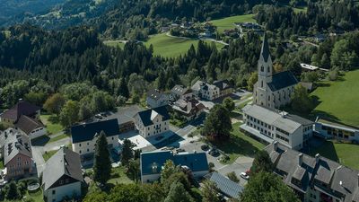 Neue Ortsmitte Arriach (Hohengasser Wirnsberger Architekten)
