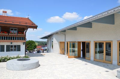 Maitenbeth, Rathaus