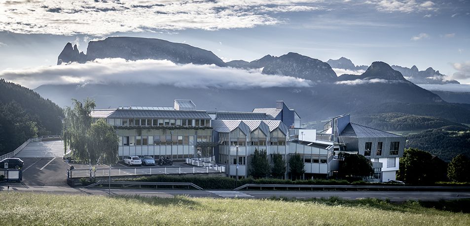 Finstral Hauptsitz, Unterinn am Ritten