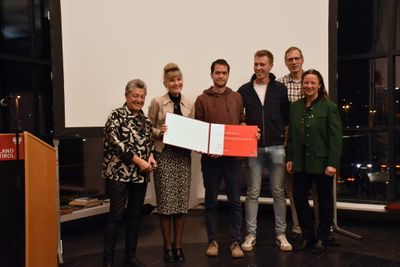 Anerkennung des Landes Tirol für Neues Bauen 2022 für den Umbau des Schupfen Gröbenhof in Fulpmes durch Jakob Siessl und Florian Schüller