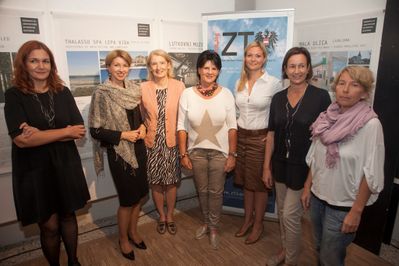 von Links: Mika Cimolini, Gaby Schaunig, Barbara Neubauer, Ines Obex-Mischitz, Raffaela Lackner, Barbara Frediani-Gasser,
Anja Planiscek