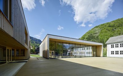Gemeindebauten Mellau
Bauherrschaft: Gemeinde Mellau
Architektur: Dorner\Matt Architekten ZT, Bregenz
Fertigstellung: 2018