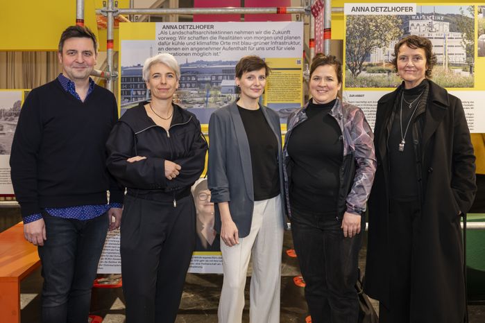 Wojciech Czaja (Kurator FBS), Katharina Cibulka (Künstlerin), Christina Kragl (afo), Veronika Platz (Kuratorin & Produktionsleitung afo), Sabine Pollak, Kunstuniversität Linz