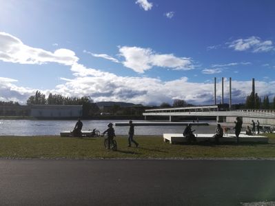 Am neuen Strand am Grünanger in Liebenau plant orizzontale (Rom) das Projekt „FLUSSFLUSS – Castaway on the Mur“.