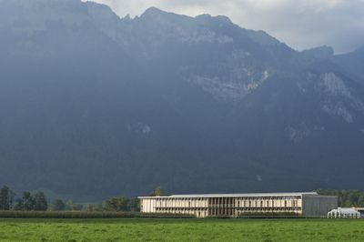 LANDWIRTSCHAFTLICHES ZENTRUM. Salez (CH). von Andy Senn (St. Gallen)