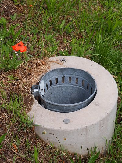 Flutsicherer Mistkübel von Franz Sam