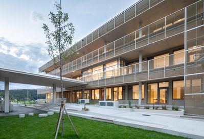 Volksschule Adnet, huber und theissl architekten