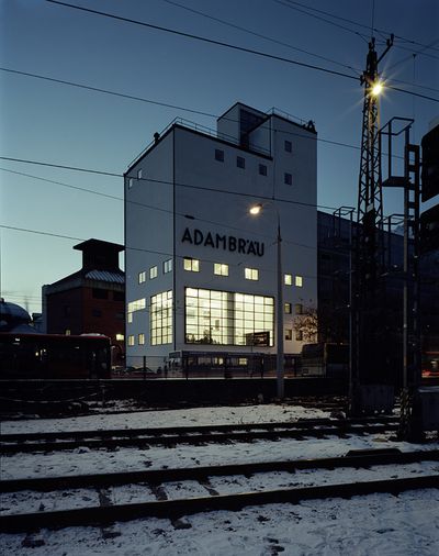 Nachtansicht Sudhaus, 2005; Foto: aut. architektur und tirol