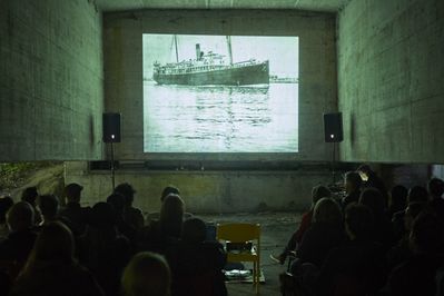 Kino unter der Brücke