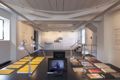 Blick in die Ausstellung "20 jahre architektur und tirol"